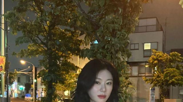 있지 채령, 일본 밤거리에서 포착된 현실 여친룩