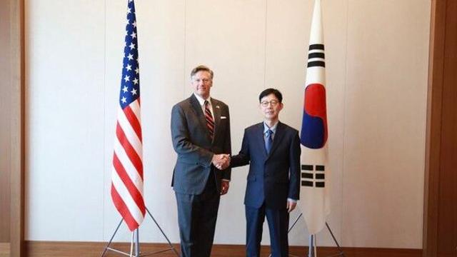외교1차관, 美국무 부장관과 첫 양자회담…