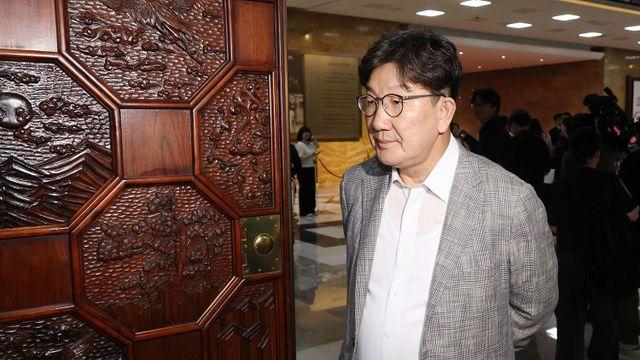 특검, 권성동 의원 강릉 사무실 전격 압수수색 중