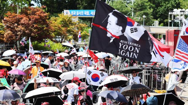 극단화된 정치 집단, 민주주의 이름으로 어디까지 용인해야 하나