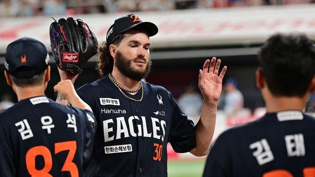 폰세, KBO 최다 기록까지 딱 2승 남았다…19G ERA 1.85→169K→12승0패 '범접불가 에이스' [수원 현장]