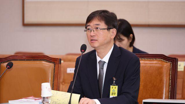 오영준 헌법재판관 후보 청문회서 ‘정당 해산·주적’ 여야 충돌