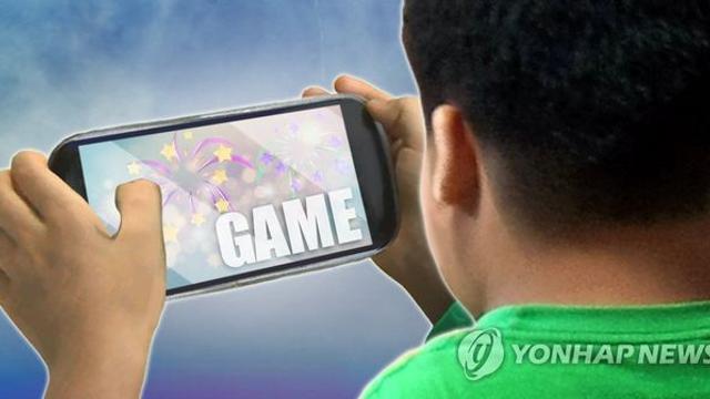 '캐릭터 죽여?' 게임하다 8살아들 폭행…신고하는 아내 흉기위협