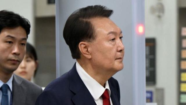 [속보] 尹 구속적부심, 심문 4시간50분 만에 종료