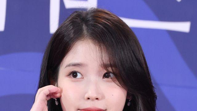 아이유, 여우주연상 “‘폭싹 속았수다’, 내 인생 가장 큰 자랑” 울컥 [4th 청룡시리즈어워즈]