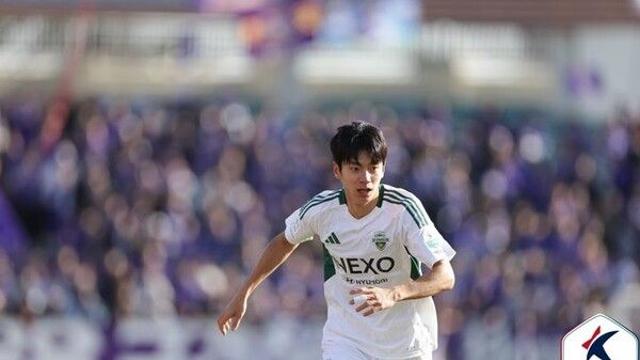 유럽행 미루고 전북 잔류하는 전진우 