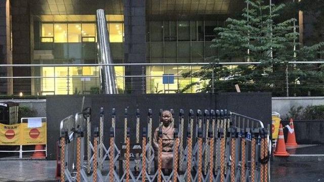 日 대사관 소녀상 노숙농성 10년만 철수…美 대사관 시위도 중단