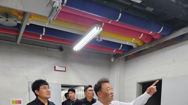 최준영 KIA 대표이사, 챔피언스필드 직접 점검 