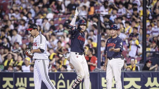 유강남 2안타·2타점…롯데, 2위 LG 꺾고 1경기 차로 추격