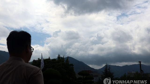 부산·울산·경남 구름 많음…낮 최고 31∼34도