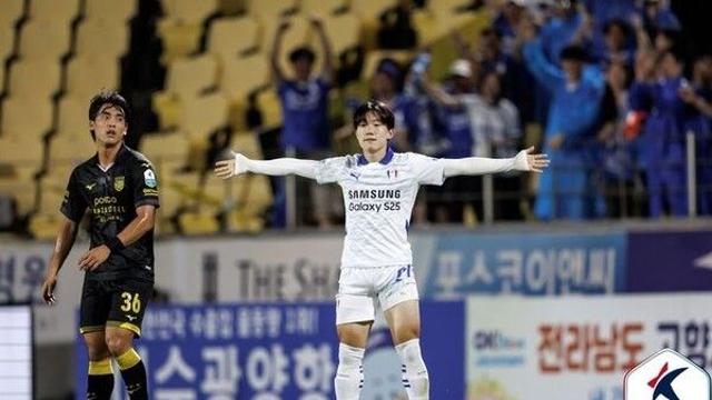 K리그2 수원, 7골 난타전 끝 전남에 4-3 짜릿한 승리