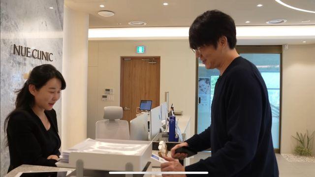 “안 예뻐지기만 해라”... 성시경, 한번에 700만원 플렉스