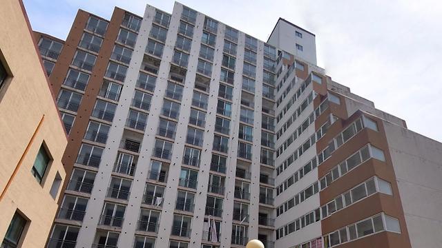 300세대 아파트인데 입주자가 1명인 할아버지