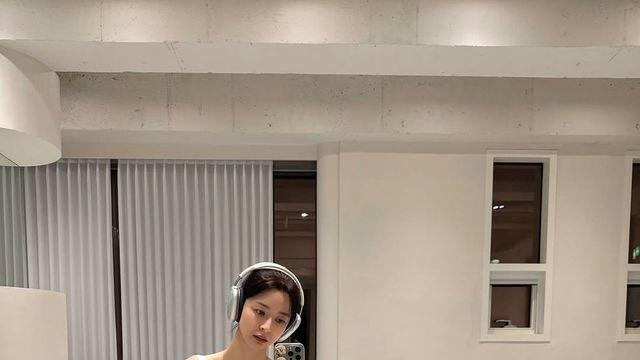 '인간 바비' 권나라, 블루 레오타드로 완성한 그녀만의 우아한 발레코어룩