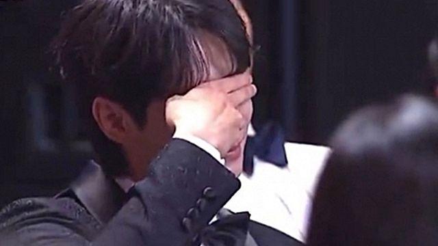 청룡시리즈 희대의 해프닝…수상자 아닌데, 갑자기 트로피 덥석 받아간 '이 배우' 정체