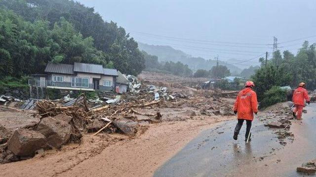 '산사태 위기' 경남 산청 국가소방동원령 발령…총력 대응