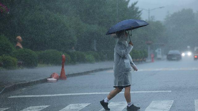 제주 한라산 이틀간 220㎜ 비…산지 제외 호우특보 대부분 해제