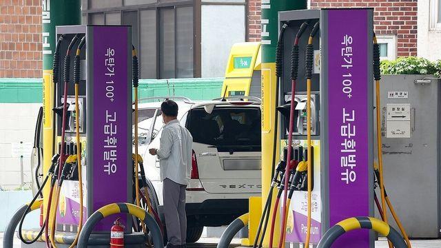 휘발유값 1주 만에 반등... 환율 상승에 '1700원대' 후반