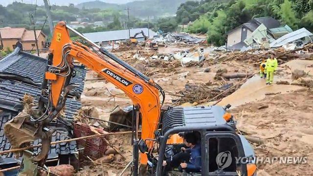 수마 할퀸 산청·합천 11곳 정전 지속…도로 막혀 복구 난항