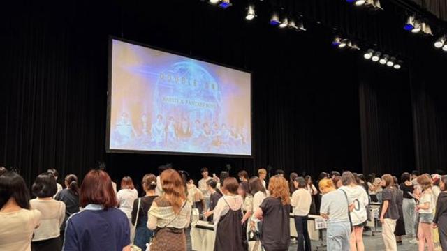 더블원, 日오사카 팬사인회 인산인해