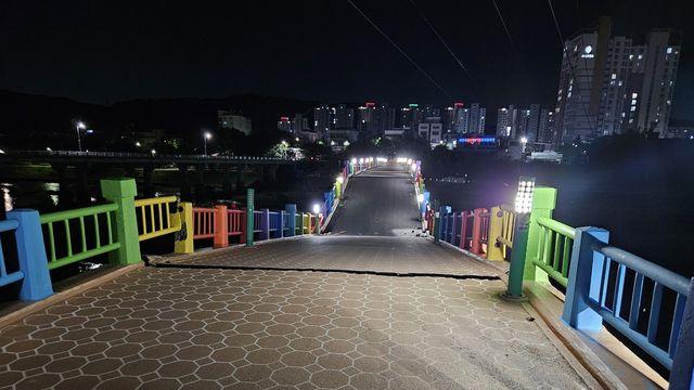 울산 '구 삼호교' 중간 부분 1m 이상 내려앉아…양방향 통제