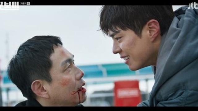 '굿보이' 박보검, 바다 투신한 오정세 살리고 체포했다