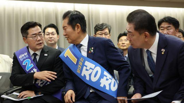 정청래, 與대표 선거서 2연승 기세…박찬대는 역전 고민