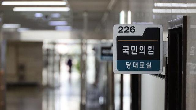 [이슈] 안철수이어 조경태 당대표 출마예정…'반윤·반내란' 탄력 받아 국힘 '反극우연대' 확장하나