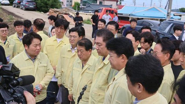 여야, 충남·경남 수해 지역 찾아 