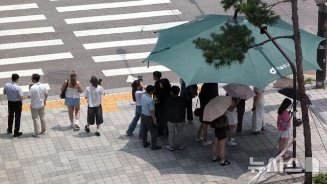전북, 8개 시군 폭염특보 '후텁지근'…곳곳 소나기