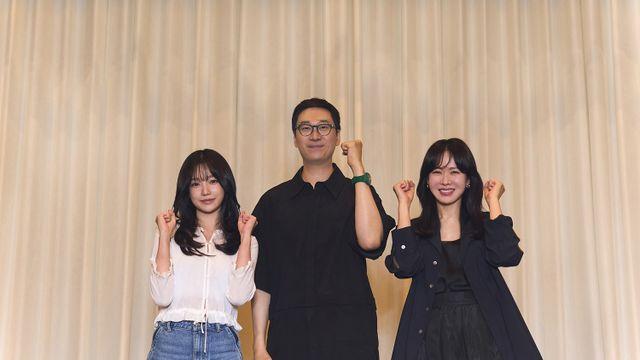 '오겜'으로 뜬 조유리, 손예진과 함께 '버라이어티' 주연 꿰찼다