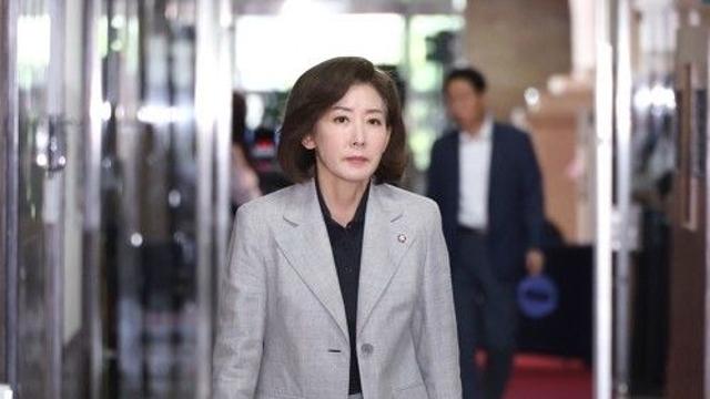 나경원, 당 대표 불출마 선언…