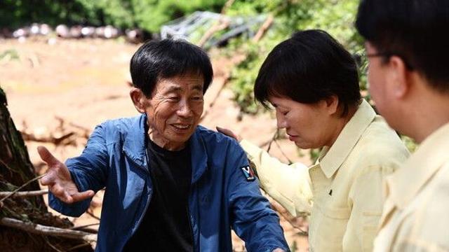 산청군 산사태 현장 찾은 송미령 