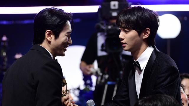 과거 시상식에서 이준영 호명 됐는데 나가는 이준혁 