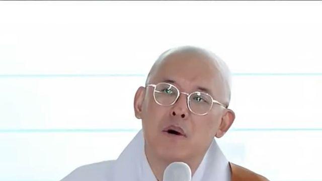 동남아 스님: 한국 스님들은 왜 부처님처럼 안 입으시나요?