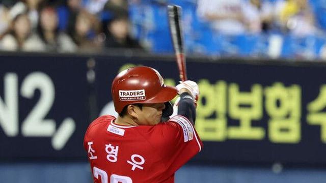SSG 포수 조형우, 허리 통증으로 시즌 첫 1군 엔트리 제외