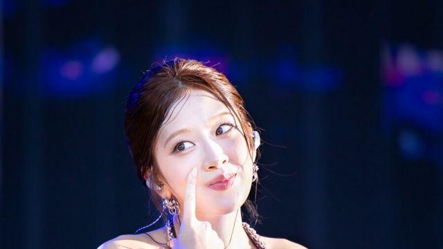 확실히 안유진은 이쁘단 느낌보단 잘생겼다는 느낌이...