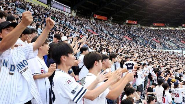 '두 번째 10연승 도전' 한화 vs '7월 상승세' 두산 대결에 잠실구장 '만원'
