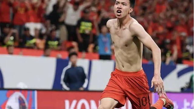 中 초신성 FW, 맨시티 입단 초대박! 결심만 남았다…그런데 '연봉 90% 삭감' 이게 문제네