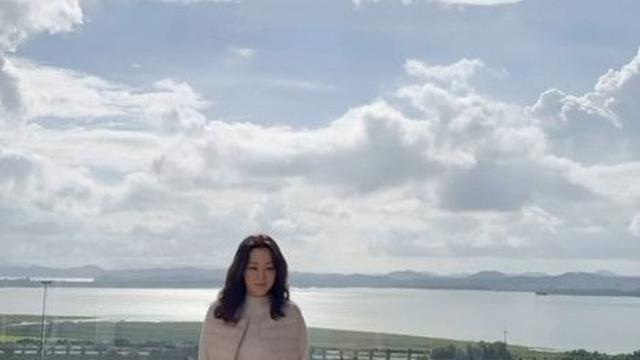 김희선, 한여름 '패딩' 투혼! 
