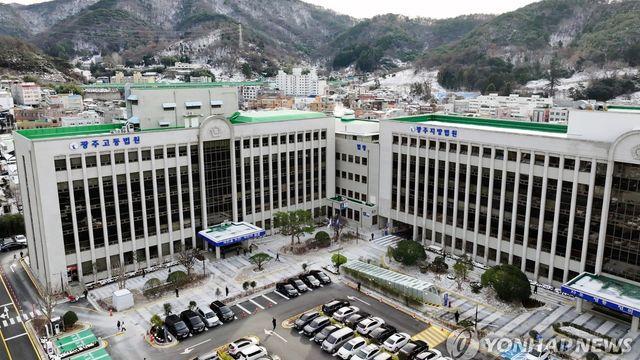 경제적 어려움·우울증에 딸 살해한 어머니 항소심서 징역 15년