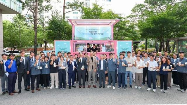 한수원, 원전 해체 기업 오르비텍 찾아 ‘폭염 속 푸드트럭 응원‘