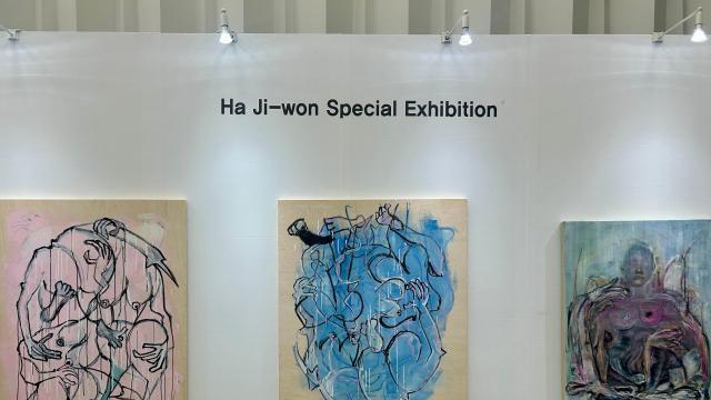 河智苑首登国际艺博舞台 以画布诉说情感与身份