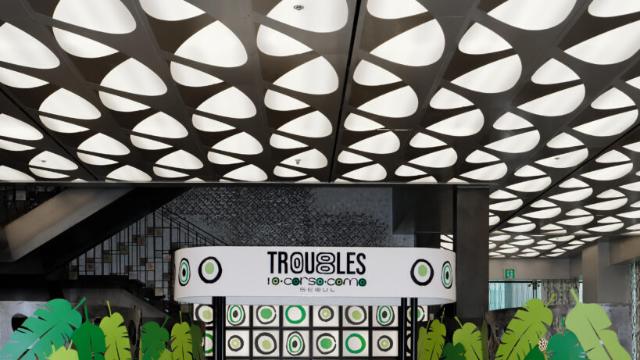 10 꼬르소 꼬모 X 트러블스 써머 스무디 팝업 오픈