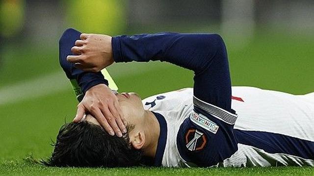 '철강왕' 손흥민? 나이는 못 속인다…햄스트링→발등 이어 이번엔 허리까지, '에이징 커브' 현실화?