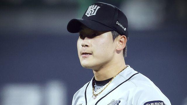 평탄치 않은 첫 구원왕 도전길…홀드·세이브 석권 겨누는 KT 박영현, 불펜 역사 다시 쓸까?