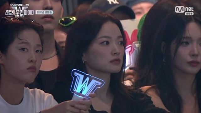 트와이스·천우희·한예리·최예나·이대휘…'월드 오브 스우파' 결승전 응원 나섰다