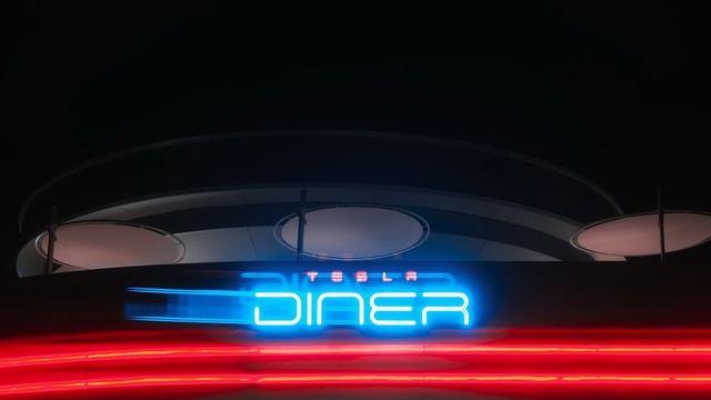 할리우드에서 지금 가장 핫한 레스토랑, 일론 머스크가 만들었다고?