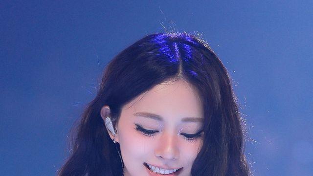 벌써 10년째 보는건데도 볼때마다 경이로운 미모임