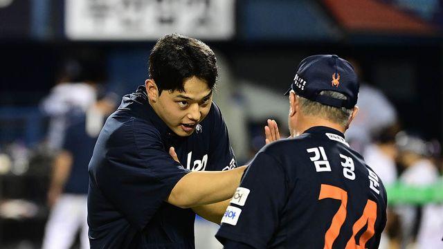 무려 40년 만에 '단일시즌 10연승 2회'…김경문 감독 